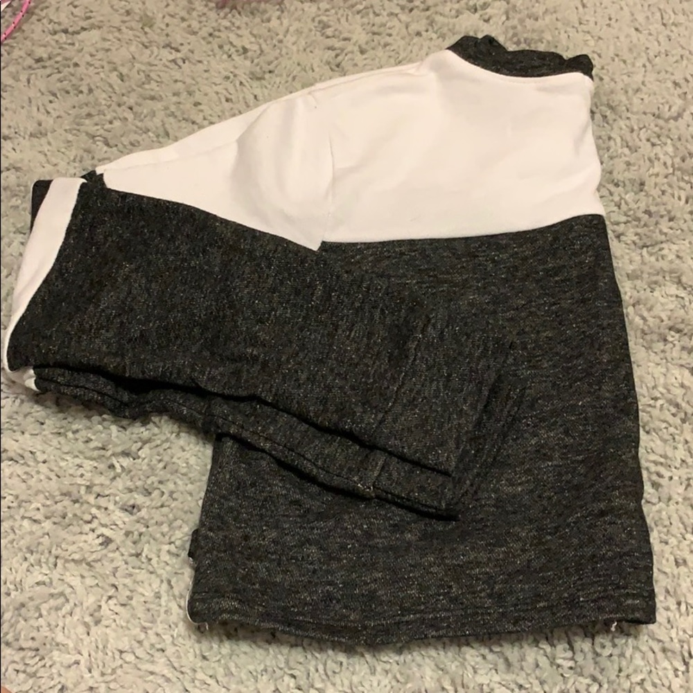 Crop top sweater